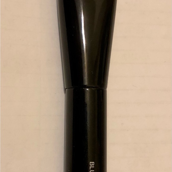 Chanel - Picture 3 of 4